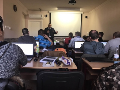 Debreceni autósiskolában a balesetmegelőzésről