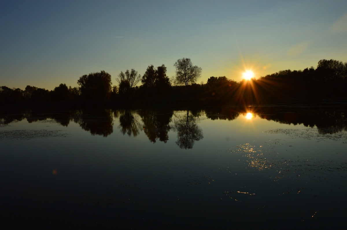 Vekeri-tó az őszi naplementében