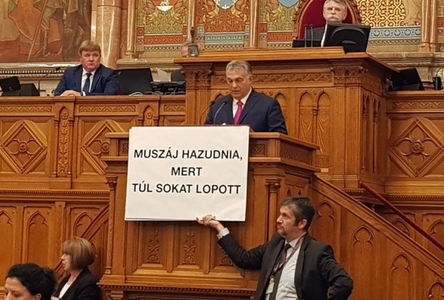 Hadházy Ákos és Orbán Viktor botránya