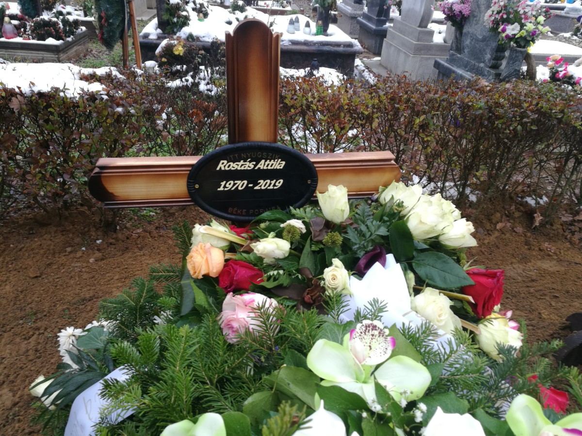 Rostás Attila sírja Debrecenben