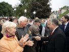 Orbán idősekkel és nyugdíjasokkal