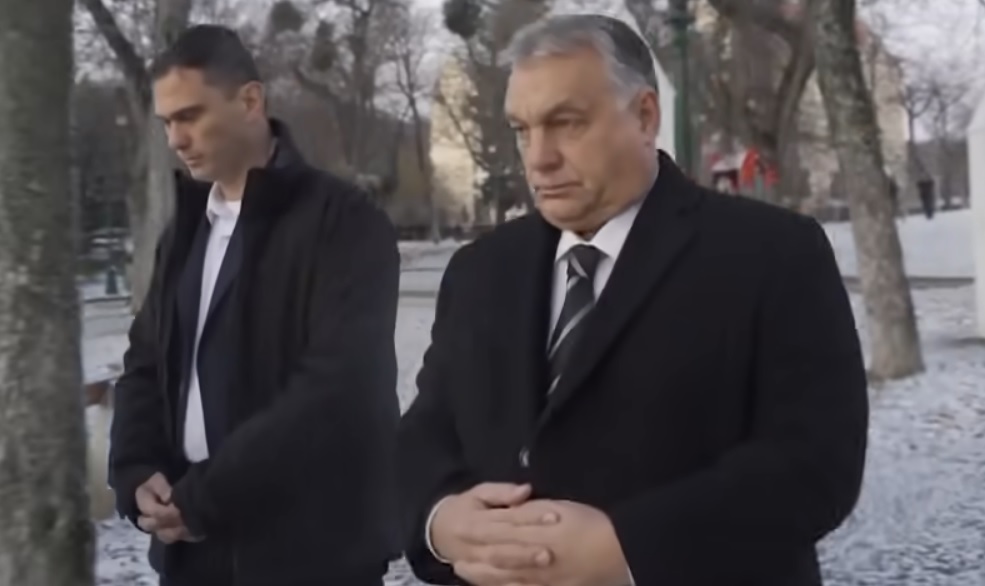 Orbán templomból kifelé