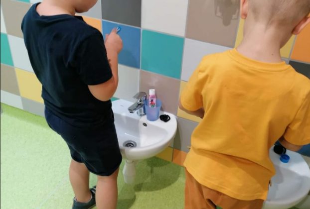 Iregszemcsei óvoda mosdókagylók