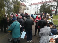 Ételosztás és morzsaparti Debrecenben