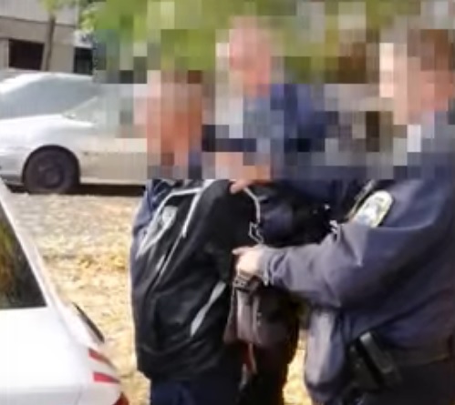 Mankóval közlekedő 71 éves nénit rabolt ki Debrecenben