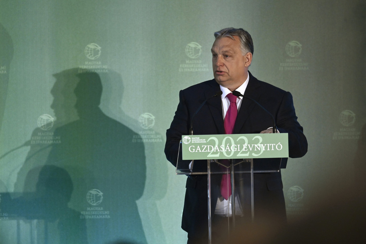 Orbán: gázerőműveket fogunk építeni