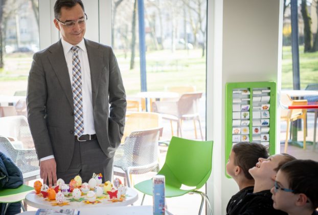 Sziget-kék húsvétvárás