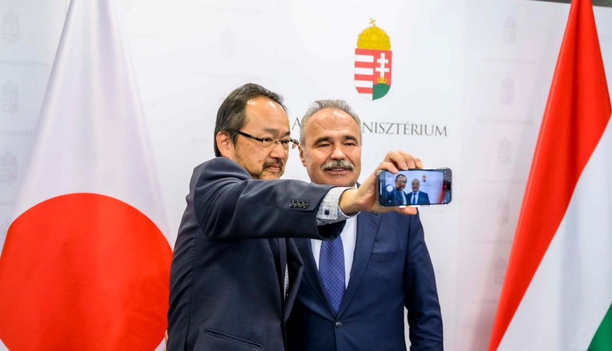 Nagy István agrárminiszter egyeztetet Masato Otakával, Japán nagykövetéve