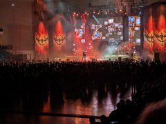 Nagyszabású koncertshowval tért vissza Debrecenbe
