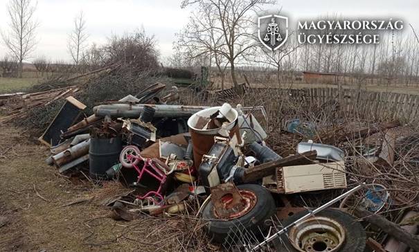 Vádalt emeltek a görbeházi szeméthalmozó ellen