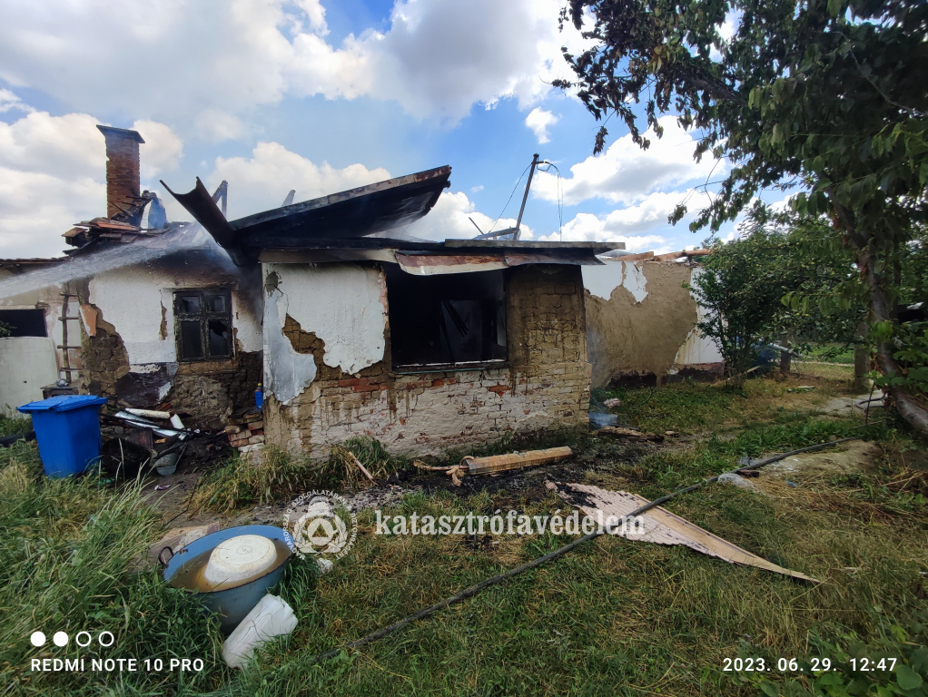 Leégett egy ház Kismarján