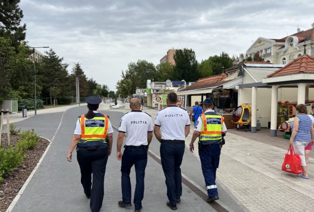 Magyar és román rendőrök közösen járőröznek Hajdúszoboszlón