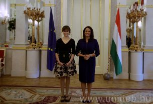 Elnöki kitüntetést kapott Novák Katalintól a Debreceni Egyetem doktorjelöltje, Arnóczki Tímea
