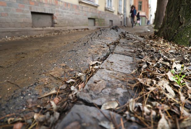 Szeged, Gogol utca, útfelújítás, járda, közlekedés, gyalogos, kátyú