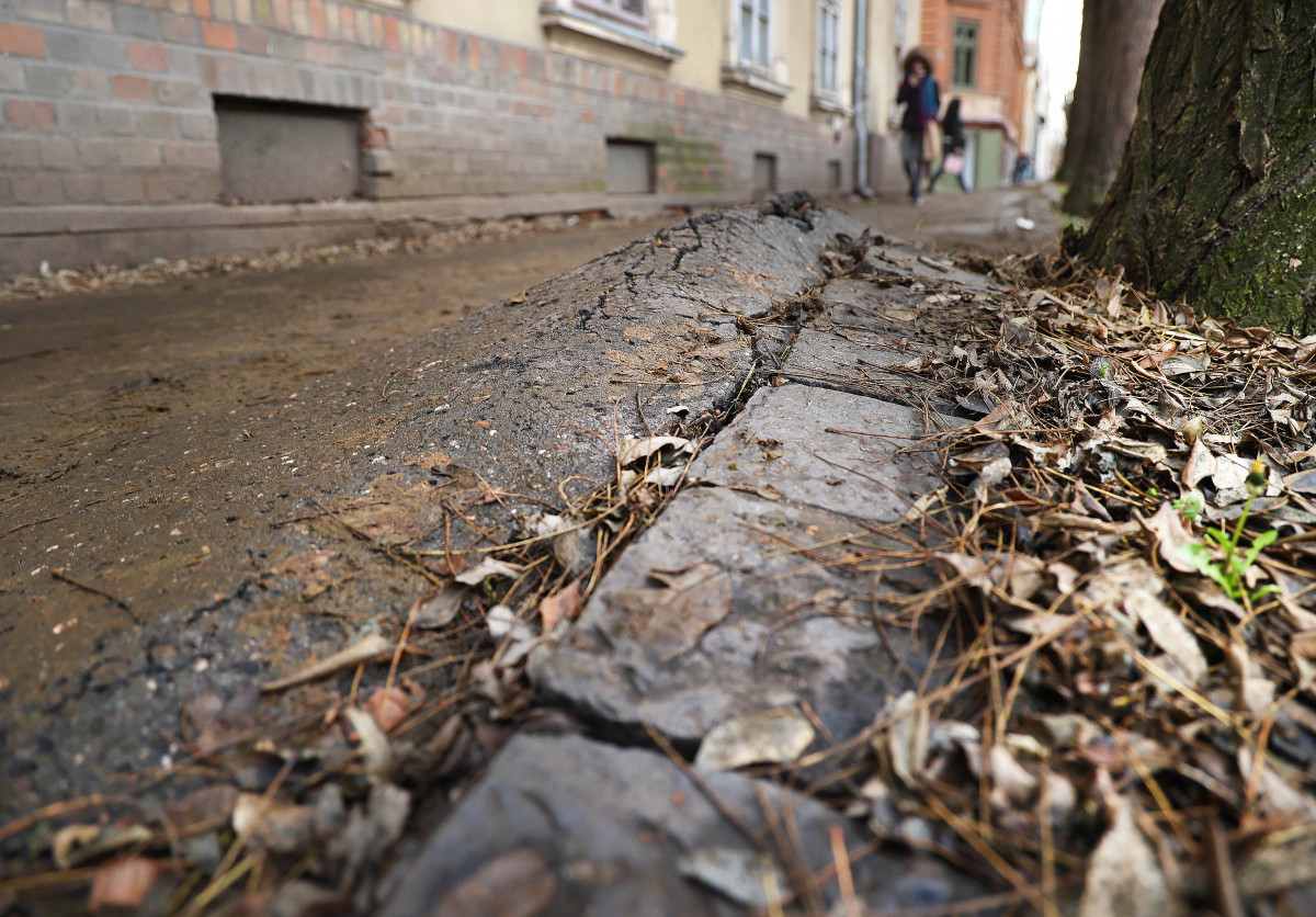 Szeged, Gogol utca, útfelújítás, járda, közlekedés, gyalogos, kátyú