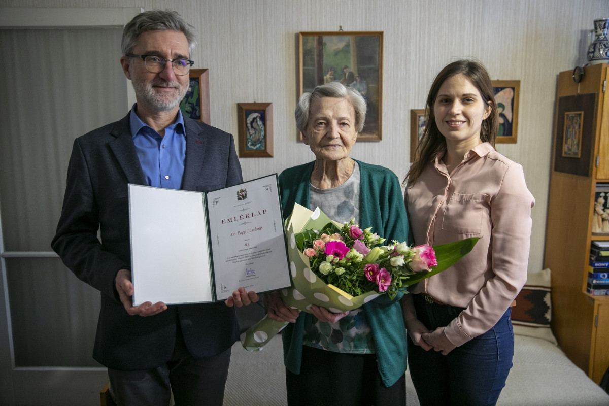 dr. Papp Lászlóné Irma néni Debrecen