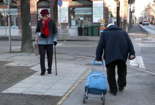 Szeged, idős, nyugdíjas, bevásárlás