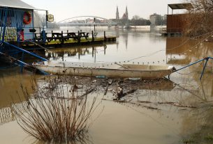 Szeged, áradás, árad, Huszár Mátyás rakpart, rakpart, Tisza, folyó