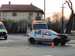 Összeütközött két személyautó Debrecenben