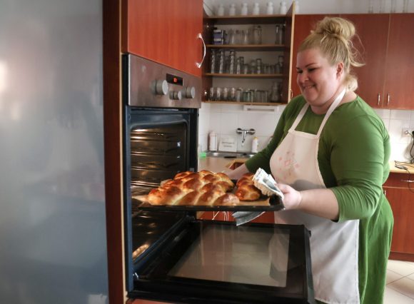 Szeged, Kőházi Edina, süt, Süti Suli, tanfolyam, gyerekek, fonott kalács, kalács, Petőfitelepi Művelődési Ház