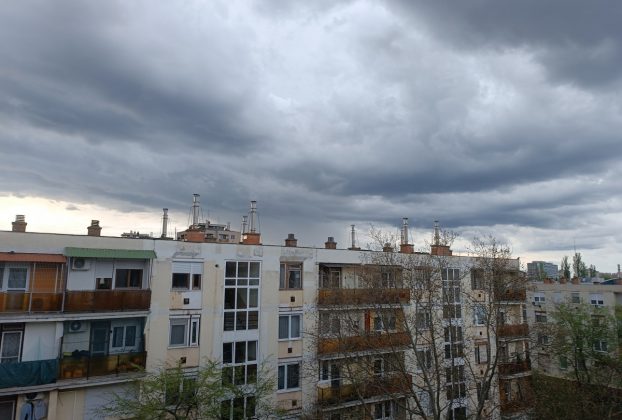 Viharfelhők Debrecen egén