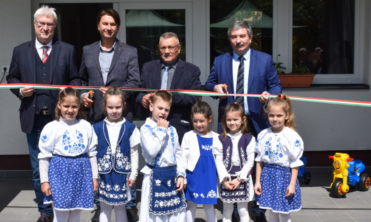 Furta bölcsődeátadás