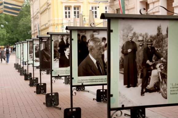 Szeged, Bálint Sándor, évforduló, Kárász utca, szabadtéri kiállítás, kiállítás