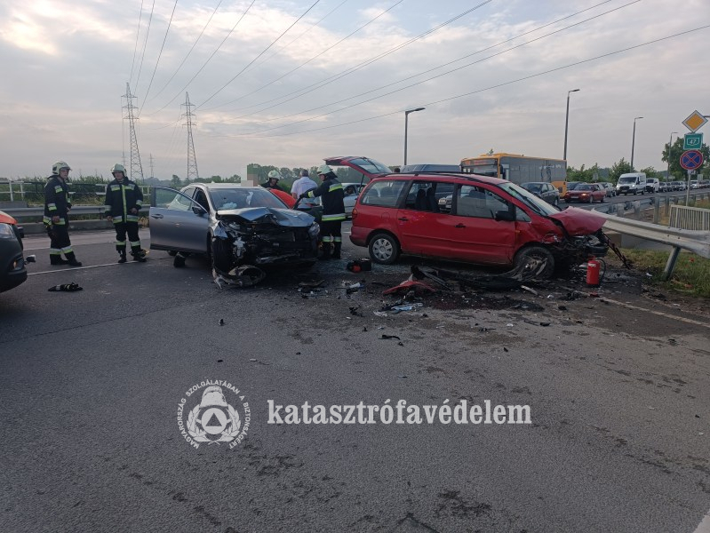 Csúnya balesethez hívtát a tűzoltókat Debrecenben