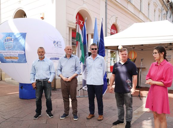 Szeged, 25. FAI Hőlégballon Világbajnokság, hőlégballon, sajtótájékoztató, Kárász utca, esemény, repülés