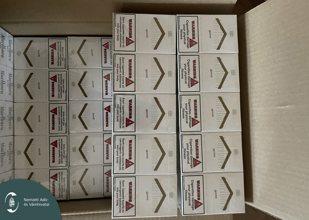 14 millió forint értékű zárjegy nélküli cigarettát foglaltak le egy hajdú-bihari lakásban