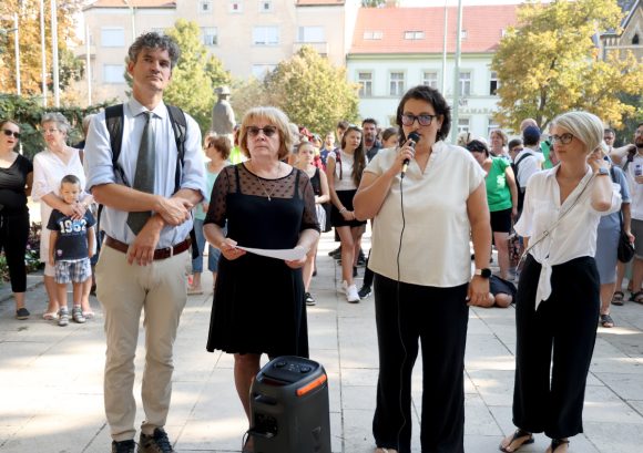 Szeged, bezárt Wesley iskola, Wesley iskola, iskola, oktatás, tanítás, gyerekek, diákok, tanévnyitó, kormányhivatal, Iványi Gábor