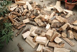 Szeged, önkormányzat, rászoruló családok, tűzifa, Szekeres utca, szociális tűzifa, fűtés