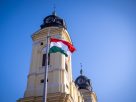 Ünnepi megemlékezés Debrecenben - felvonták a zászlót