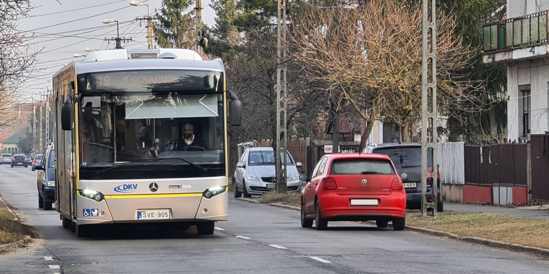 Folyatódnak a munkálatok a Diadal utcán Debrecenben
