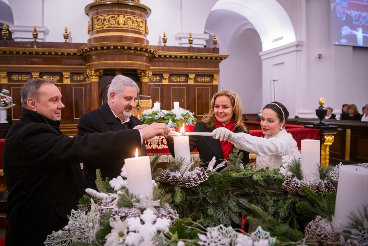 Széles Diána gyertyagyűjtás