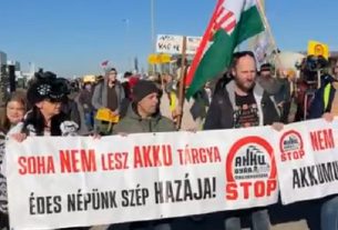 Akkumulátorgyáras tüntetés Debrecenben