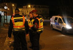 Rendőr ellenőriz, razzia