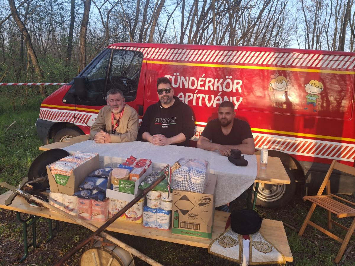 Tündérkör Alapítvány erdei adománygyűjtés