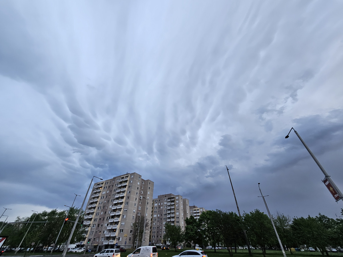 Viharfelhők Debrecen felett