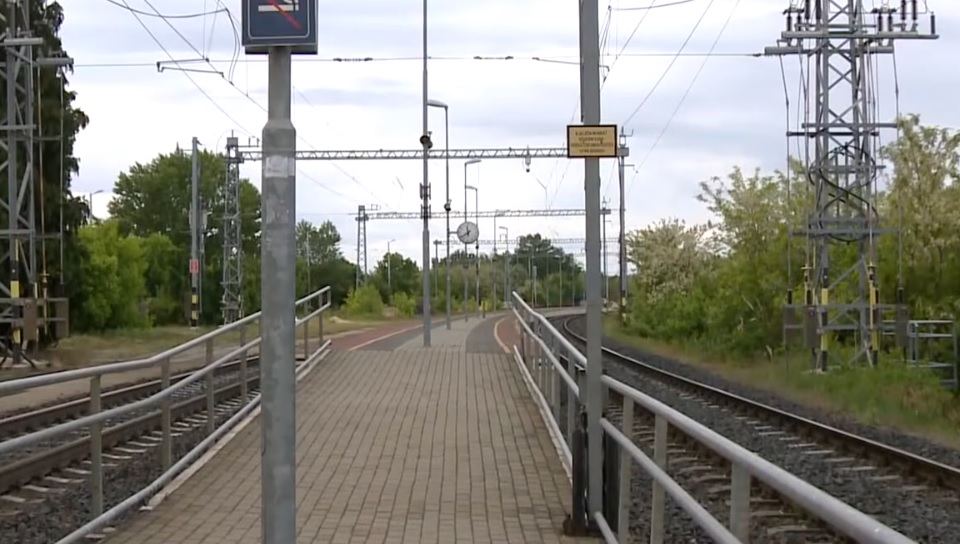 Napi MÁV: hajszálon múlt, hogy összeütközzön két személyvonat