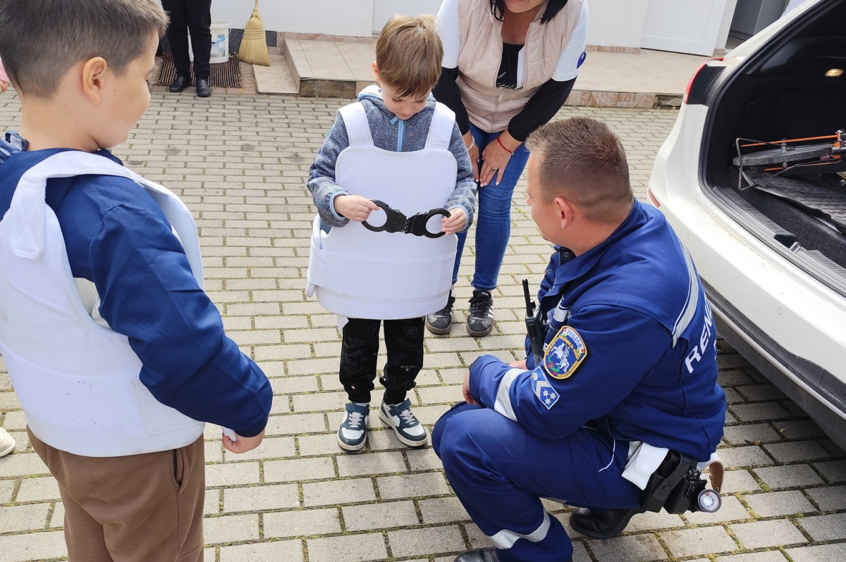 Rendőrökkel találkozhattak a berettyóújfalui óvodások