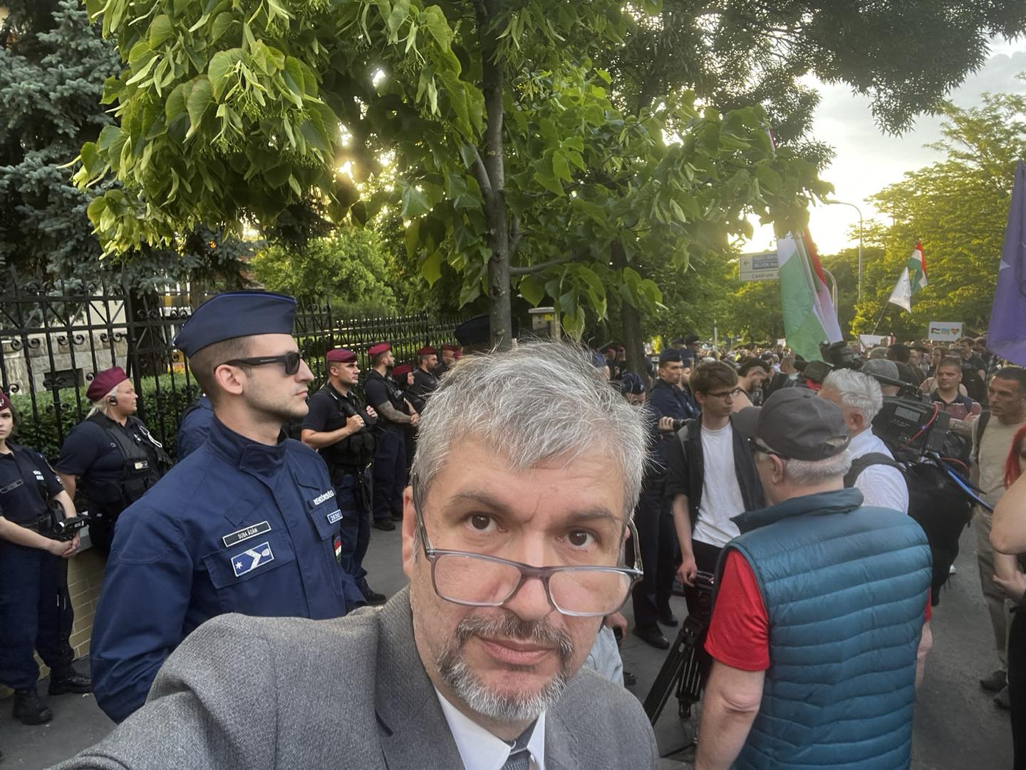 Hadházy Ákosék tüntetése