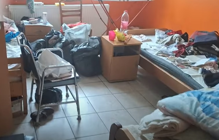 Koszos, lelakott szociális otthonokat számolt fel a NAV Hajdú-Bihar megyében