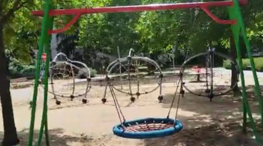 Balesetveszélyes játszóterek Debrecenben