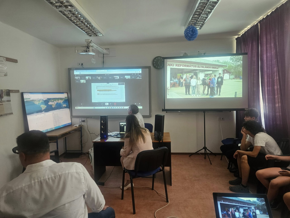 Kapu Tiborral beszélgettek a debreceni iskolások