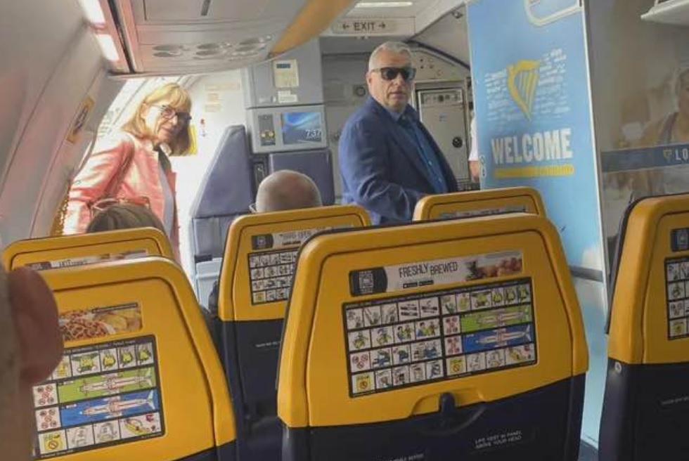 Orbán Viktor és felesége Ryanairrel repült