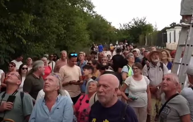 Tüntetés Hatvanpusztán