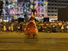 Esti virágkarneváli felvonulás Debrecenben