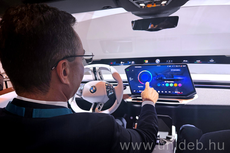 Premier: bemutatták az első „debreceni” BMW-t