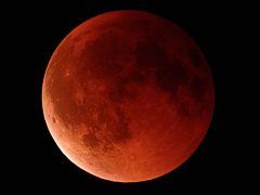 Teljes holdfogyatkozás Magyarországon